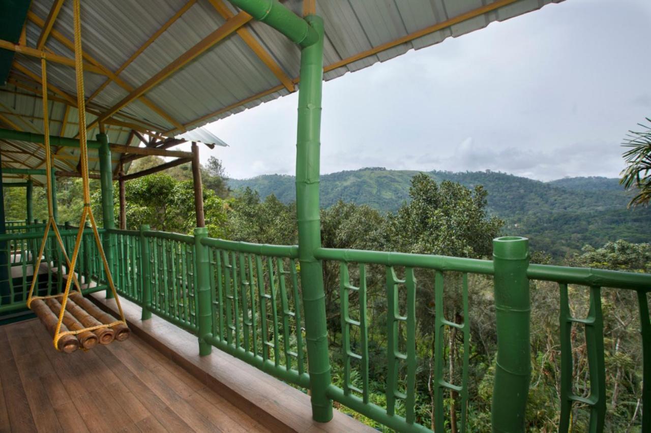 Hotel Bamboo Dale à Munnar Extérieur photo